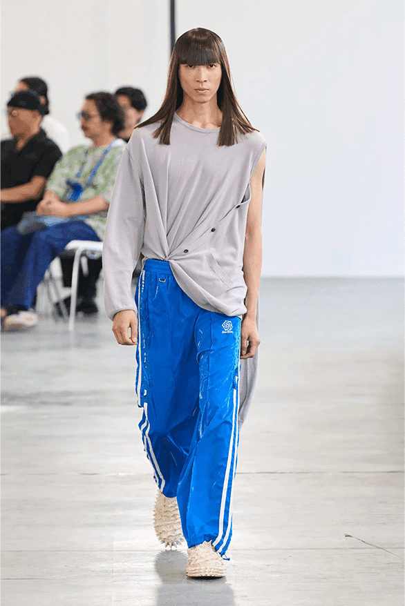 더블렛, 2024 SS 컬렉션 공개, doublet, 메타버스 패션, 메타 패션, 가상현실 패션, 가상패션, 이상한 패션, 이상한 런웨이, 기발한 런웨이, 괴짜 패션, 너드 패션, 발렌시아가 런웨이, 더블렛 런웨이, doublet 옷, 더블렛 구매