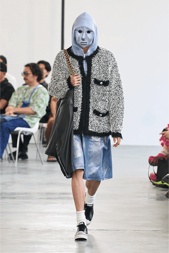 더블렛, 2024 SS 컬렉션 공개, doublet, 메타버스 패션, 메타 패션, 가상현실 패션, 가상패션, 이상한 패션, 이상한 런웨이, 기발한 런웨이, 괴짜 패션, 너드 패션, 발렌시아가 런웨이, 더블렛 런웨이, doublet 옷, 더블렛 구매