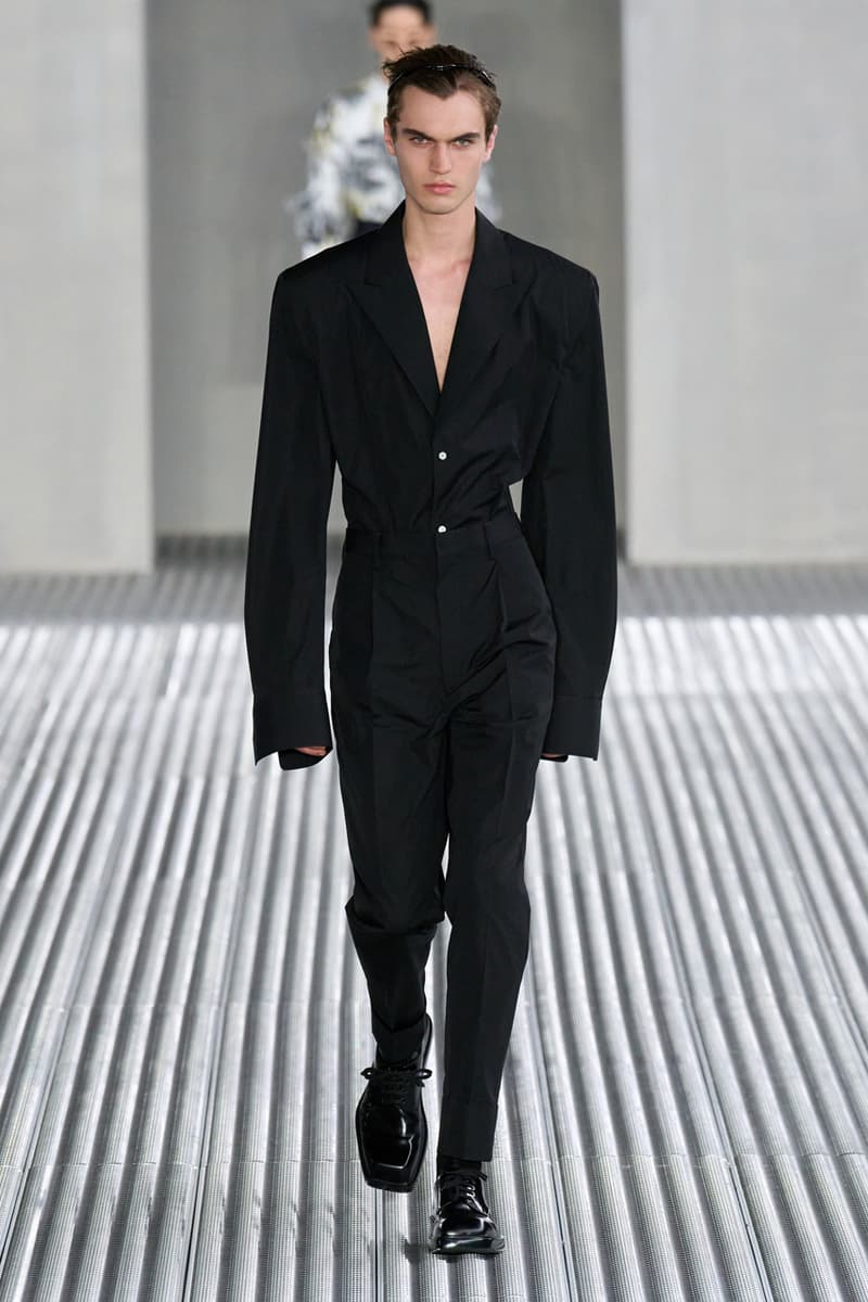 미우치아 프라다와 라프 시몬스의 프라다 2024 SS 컬렉션 런웨이,