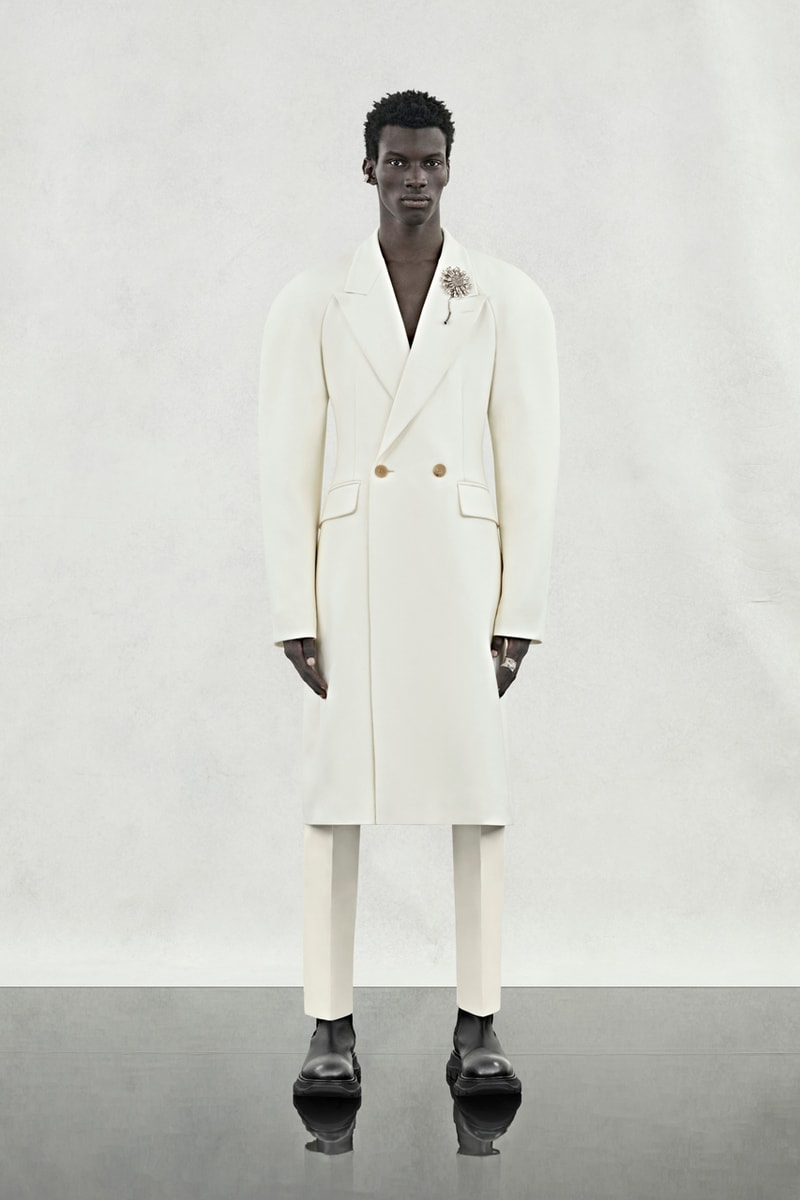 알렉산더 맥퀸, 2024 SS 컬렉션 공개, alexander mcqueen, 맥퀸, 새라 버튼, 사라 버튼, sarah burton, 맥퀸, 알렉산더 맥퀸 매장