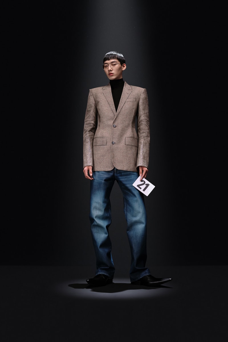 발렌시아가 52번째 꾸뛰르 컬렉션 공개, 오트쿠티르, 파리 패션위크, 발렌시아가, 바잘리아