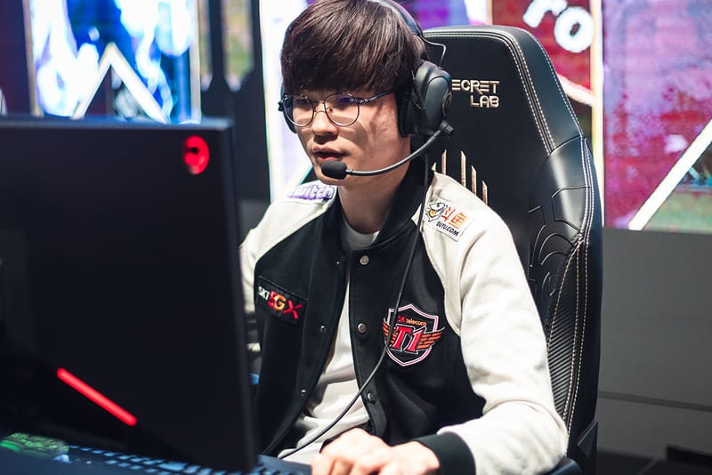 페이커가 오른팔 부상으로 몇 주간 이탈한다