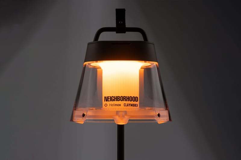 그레이 컬러로 마감된 네이버후드 x 헬리녹스 컬렉션 공개