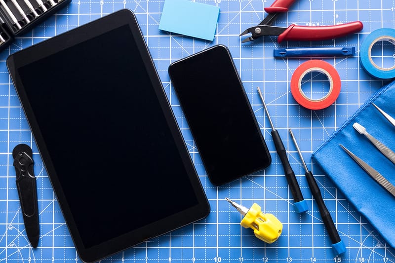 레이저로 스마트폰 액정을 수리하는 기술이 공개됐다