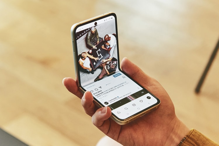 삼성 갤럭시 Z 플립 5의 더미 제품 사진이 유출됐다