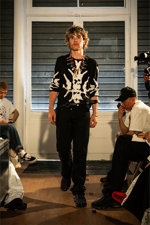 유스 인 바라클라바 2024 봄, 여름 컬렉션, YOUTHS IN BALACLAVA, 싱가포르 스트리트웨어, 2024 SS, 파리 패션위크