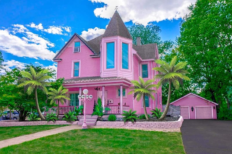 ‘바비’ 속 저택을 닮은 집이 부동산 매물로 올라왔다