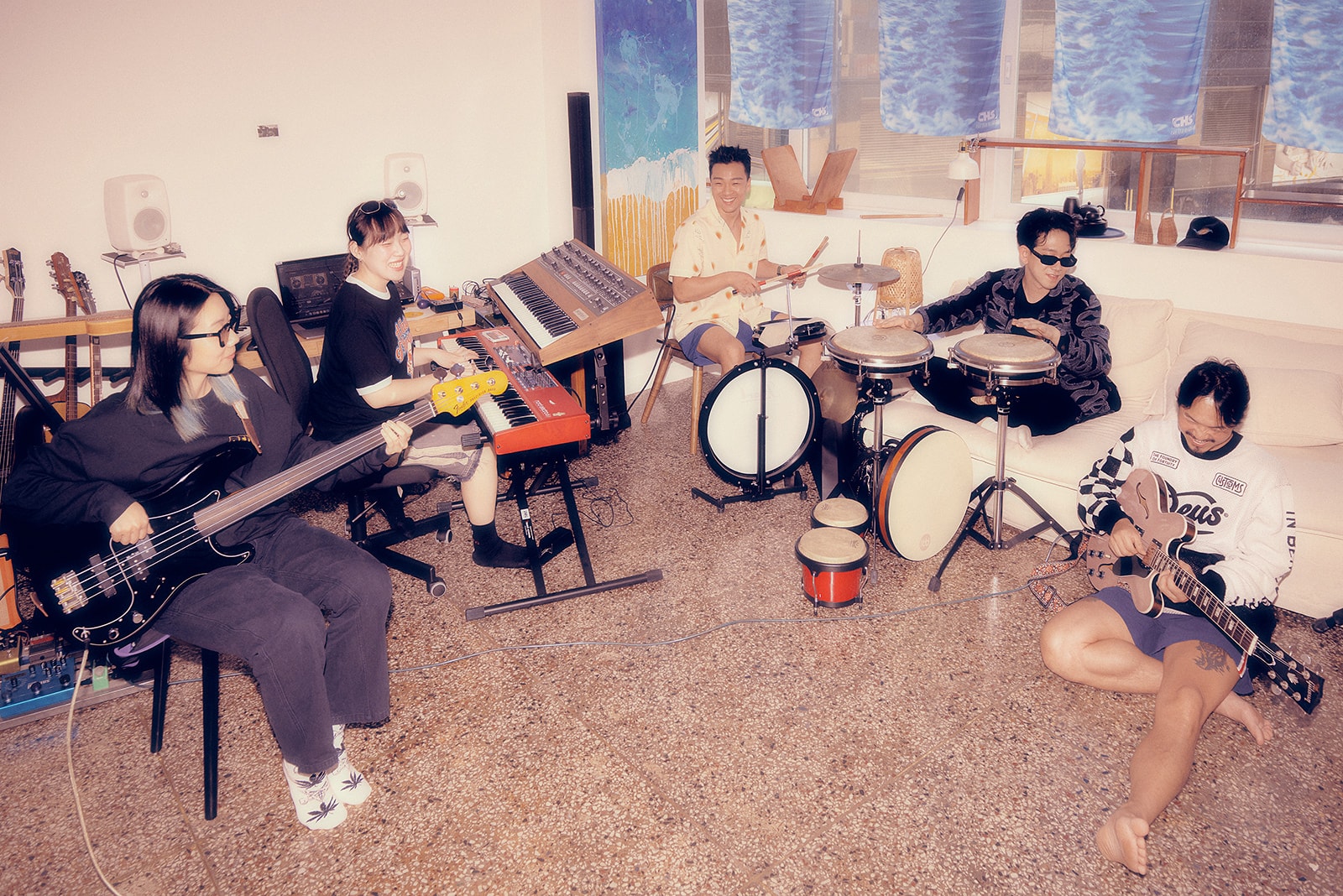 CHS, 밴드, 음악, 발레아릭, 송진호, 박보민, 송진호, 최송아, 최현석, 남향, 쿠라쿠라, 늦여름