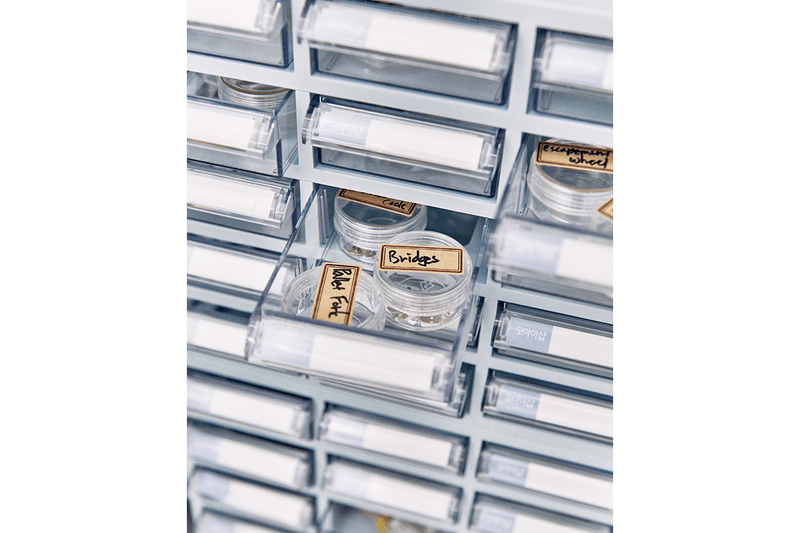 유민훈 인터뷰: 인디펜던트 워치메이커, 유민훈, Minhoon Yoo, 독립 시계 제작, 기계식 시계, 커스텀 시계 추천, 독립 시계 제작자, 워치메이킹 스튜디오