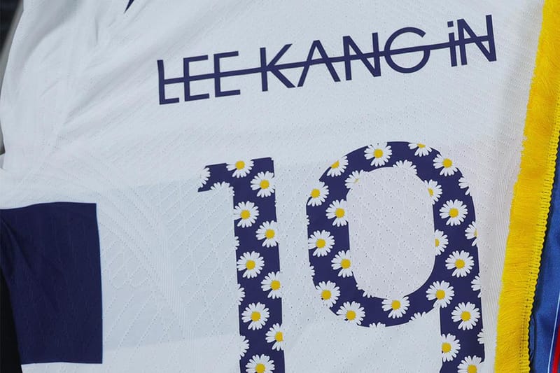 지드래곤의 피스마이너스원 x 파리 생제르맹 FC 유니폼이 공개됐다