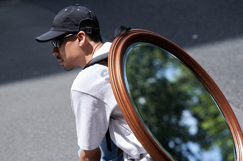 히다카 2024 봄, 여름 컬렉션에서 포착된 ‘거울 배낭’