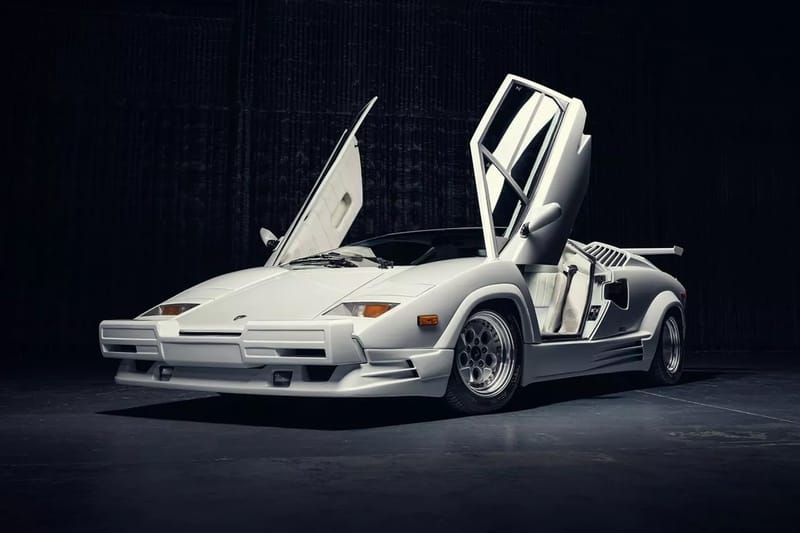 ‘더 울프 오브 월 스트리트’에 출연한 람보르기니 쿤타치가 경매에 올랐다