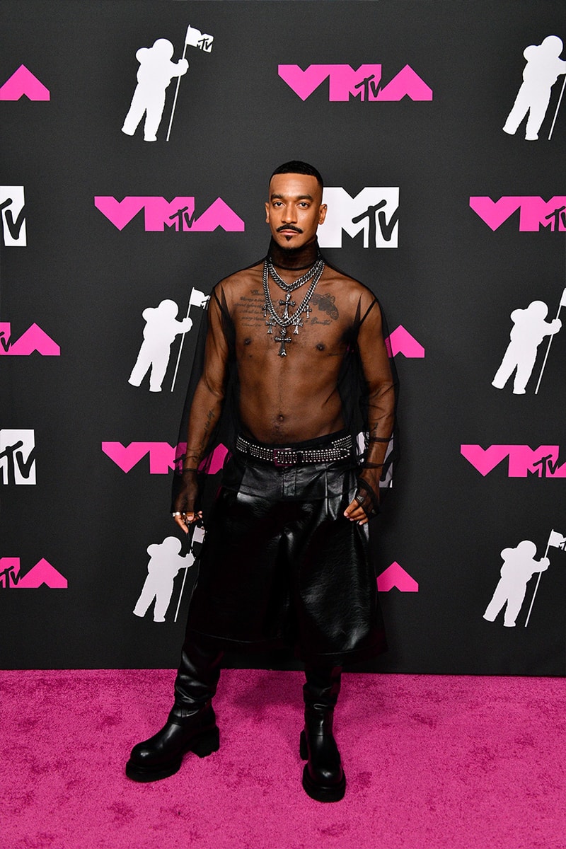 TXT부터 도자 캣까지, 2023 MTV VMA 레드 카펫 스타일 살펴보기