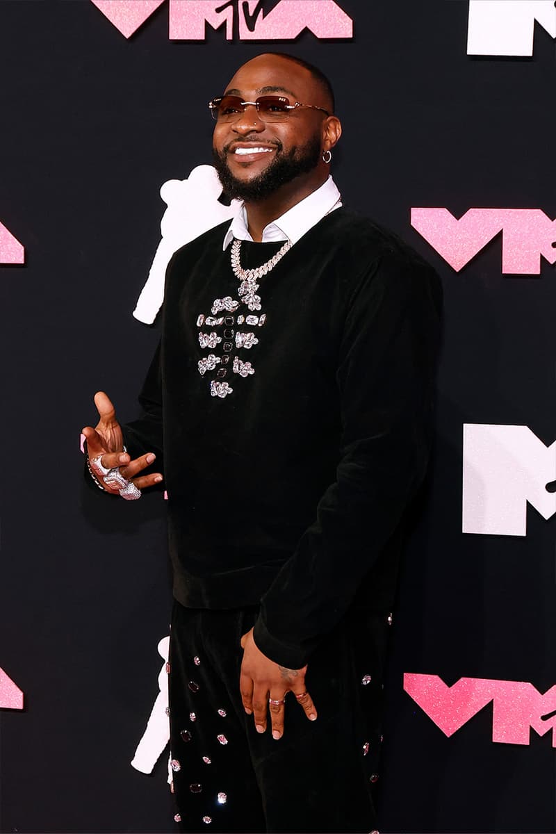 TXT부터 도자 캣까지, 2023 MTV VMA 레드 카펫 스타일 살펴보기