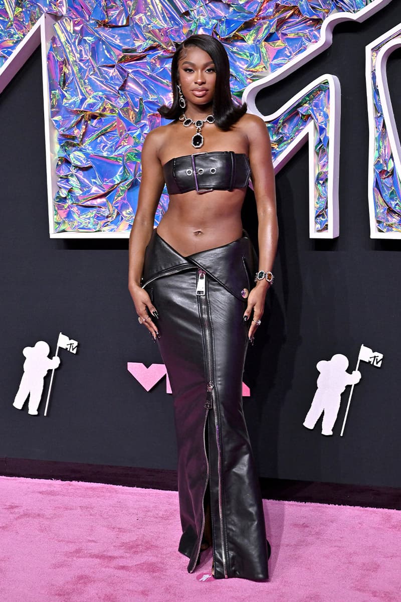 TXT부터 도자 캣까지, 2023 MTV VMA 레드 카펫 스타일 살펴보기