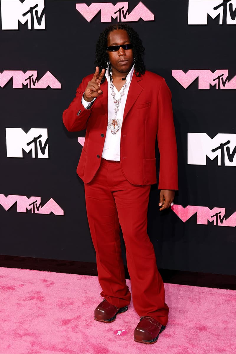 TXT부터 도자 캣까지, 2023 MTV VMA 레드 카펫 스타일 살펴보기