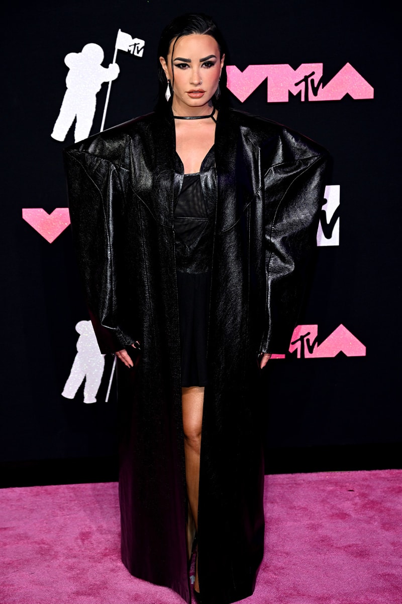 TXT부터 도자 캣까지, 2023 MTV VMA 레드 카펫 스타일 살펴보기