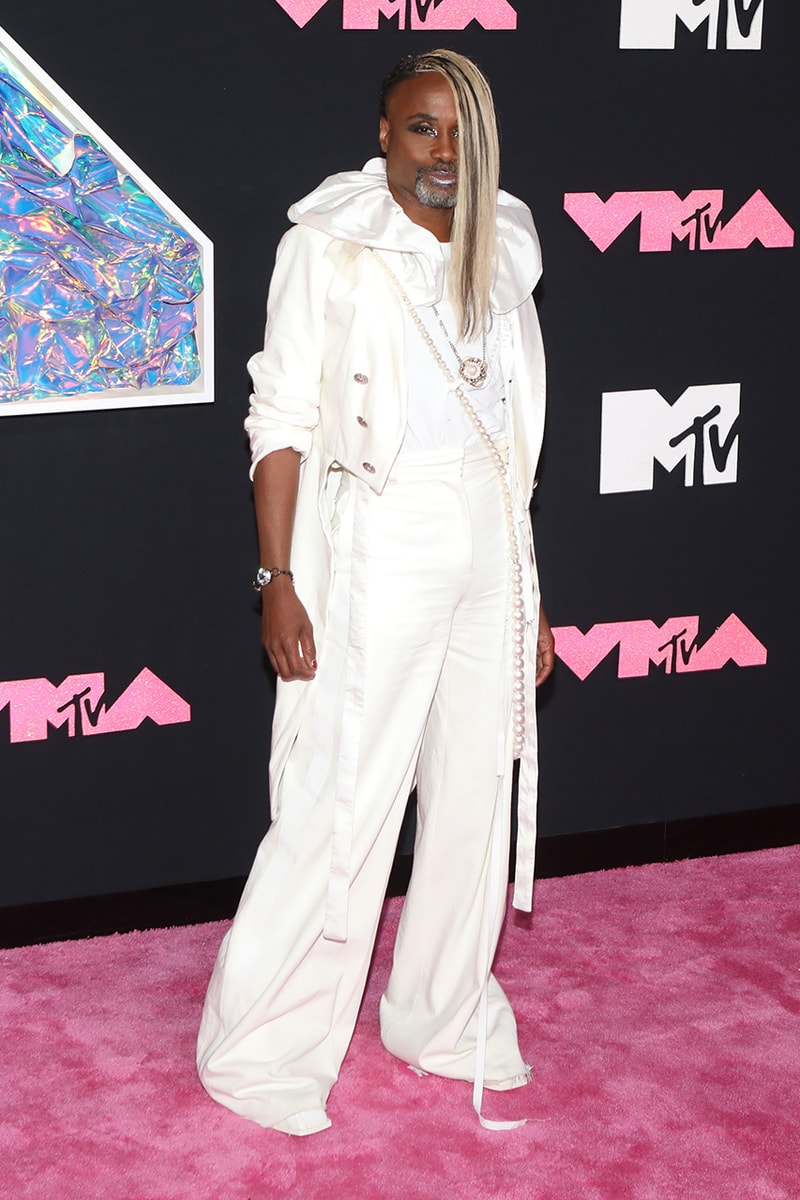 TXT부터 도자 캣까지, 2023 MTV VMA 레드 카펫 스타일 살펴보기