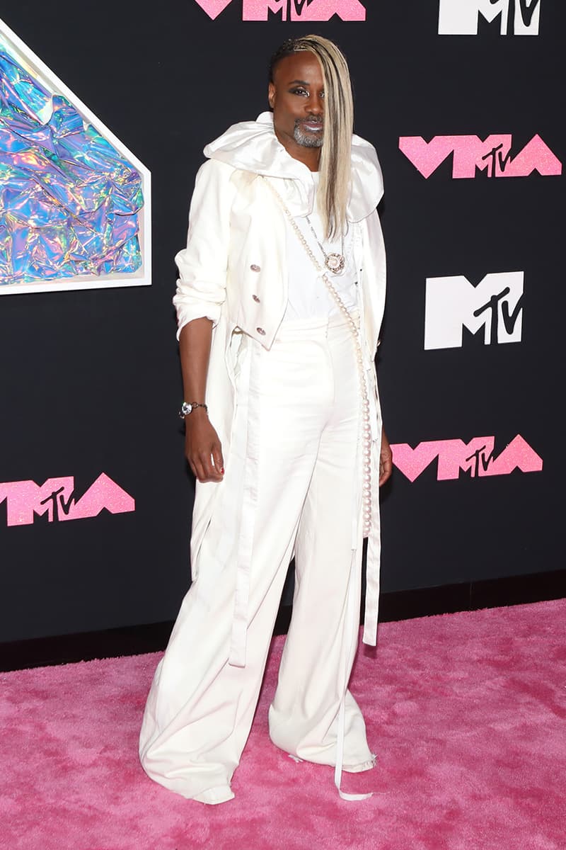 TXT부터 도자 캣까지, 2023 MTV VMA 레드 카펫 스타일 살펴보기