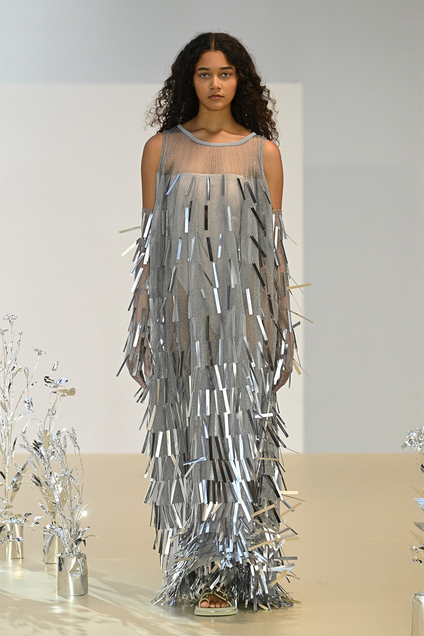 자연의 에너지를 그린 CFCL 2024 SS 컬렉션 공개, 파리 패션위크, 니트웨어, 드레스