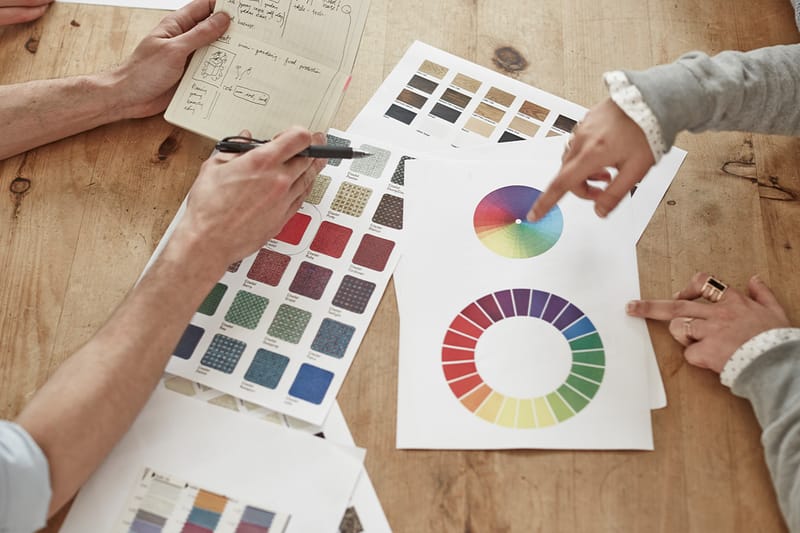 팬톤, 2024 SS 뉴욕 패션위크 주요 컬러 공개