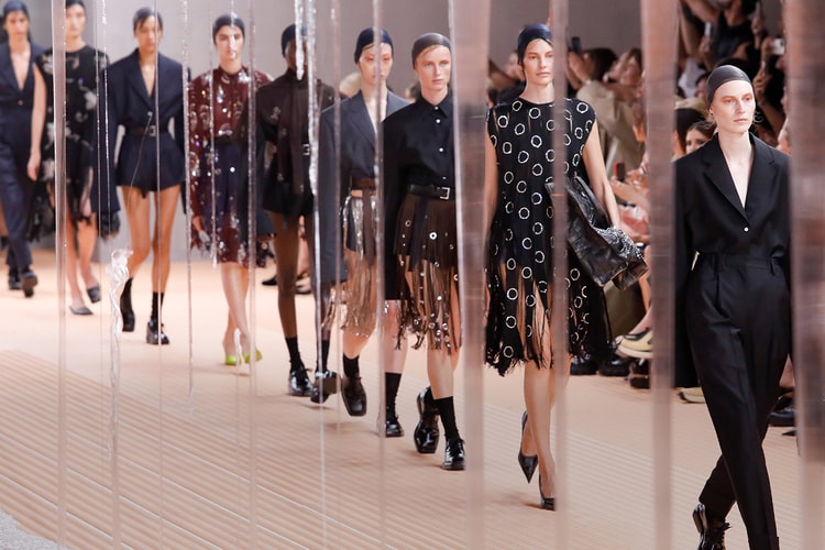 클래식 테일러링에 도전하는 프라다 2024 SS 컬렉션 공개