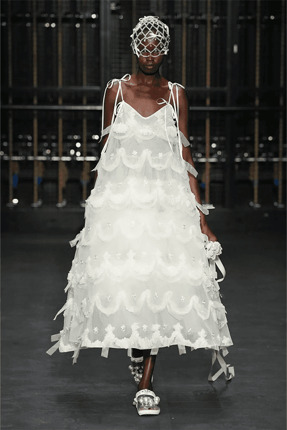 시몬 로샤, 2024 SS 컬렉션 공개, Simone Rocha, 로샤, 로샤스