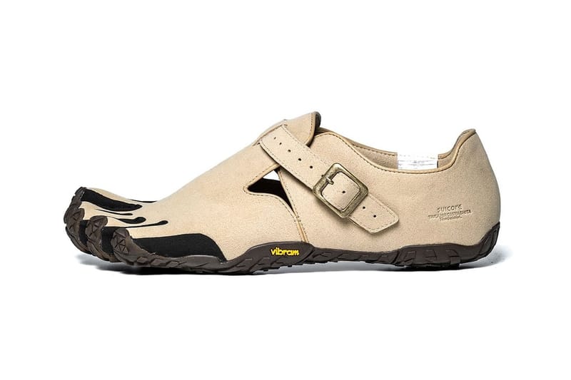 스트랩이 달린 타카히로미야시타더솔로이스트 x 수이코크 x 비브람 파이브 핑거스 살펴보기