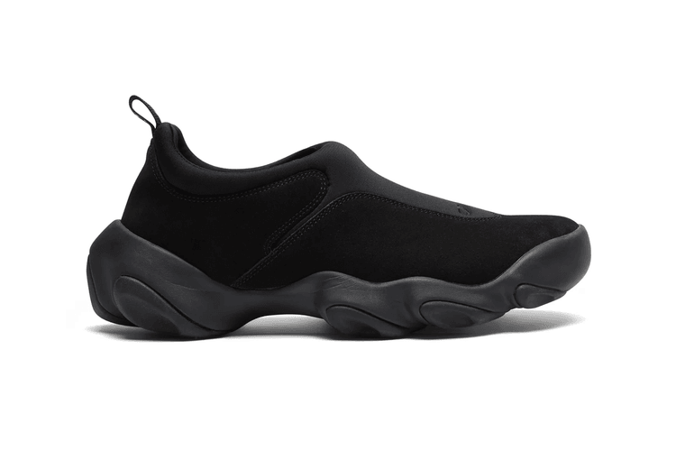 준야 와타나베 맨 x 오클리 팩토리 팀 플래시 샌들의 공식 이미지가 공개됐다