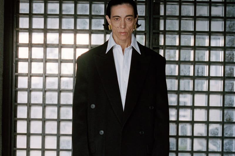 피비 파일로의 첫 컬렉션 살펴보기