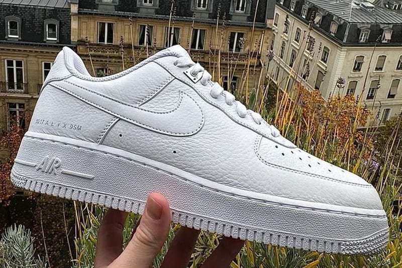 1017 알릭스 9SM x 나이키 에어 포스 1 로우 퍼스트룩