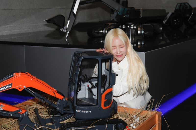 건설기계 브랜드 디벨론이 글로벌 앰버서더를 발탁했다 우주소녀 다영 develon hd hyundai
