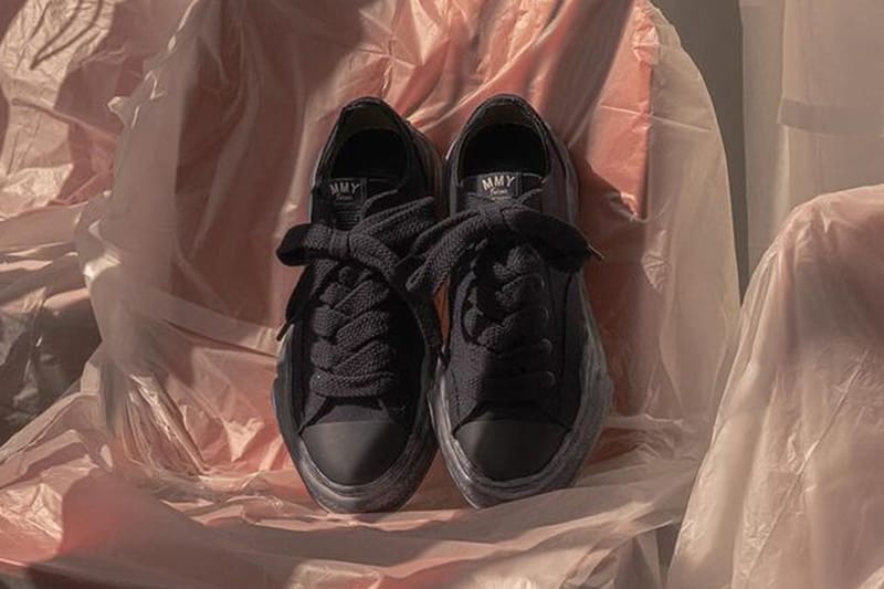 메종 미하라 야스히로, 새 피터슨 로우 ‘DSMG 익스클루시브 네이비’ 공개