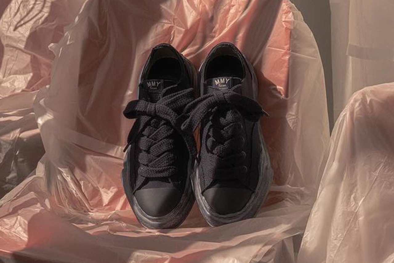 메종 미하라 야스히로, 새 피터슨 로우 ‘DSMG 익스클루시브 네이비’ 공개