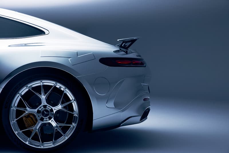 사카이 x 메르세데스-AMG, 새 자동차 컬렉션 공개, 사카이 벤츠, 메르세데스 벤츠 구매처, 사카이 AMG, 자동차 추천, 커스텀 카 추천