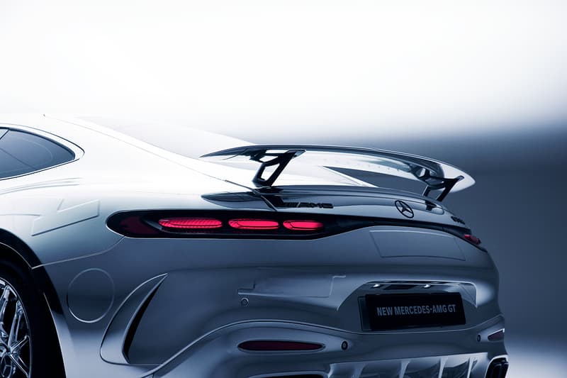 사카이 x 메르세데스-AMG, 새 자동차 컬렉션 공개, 사카이 벤츠, 메르세데스 벤츠 구매처, 사카이 AMG, 자동차 추천, 커스텀 카 추천