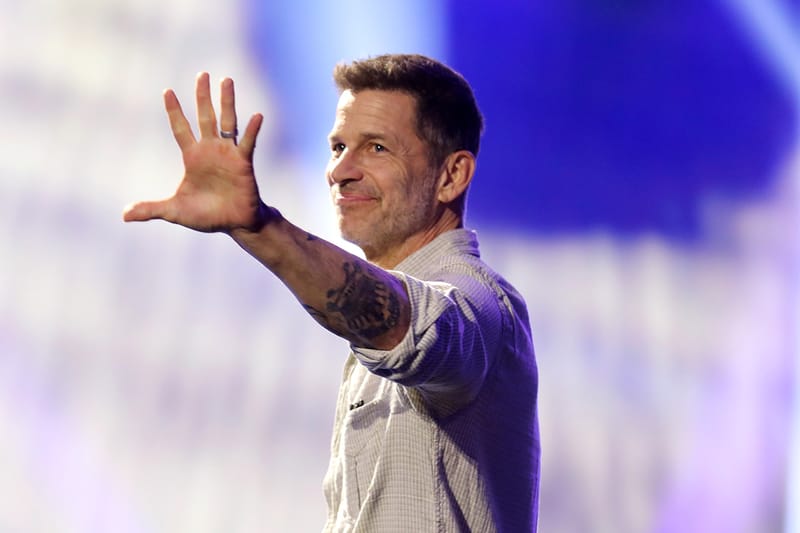 잭 스나이더, ‘히어로물’ 제작 중단한다?