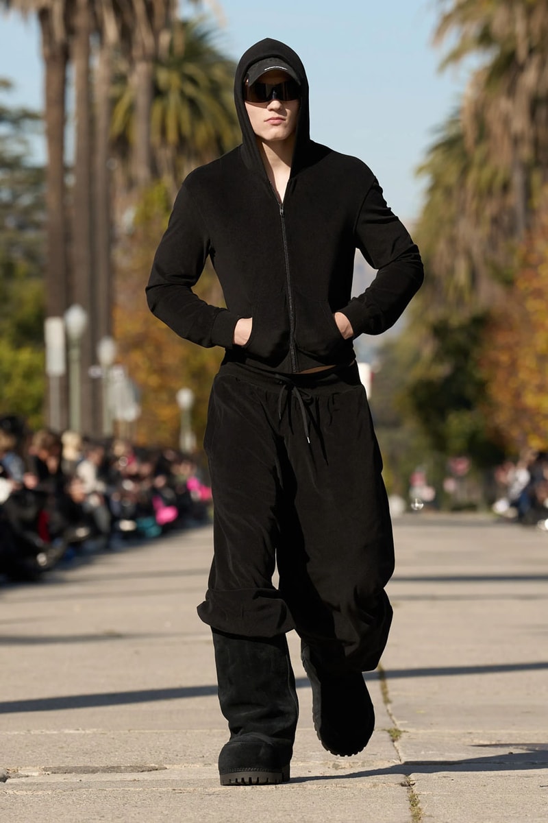 발렌시아가, 2024 프리폴 컬렉션 공개, balenciaga, pre fall, collection, bb, 에레원, 10xl 스니커, 발렌시아가 3xl 스니커, 발렌시아가 신발, 발렌시아가 스니커즈