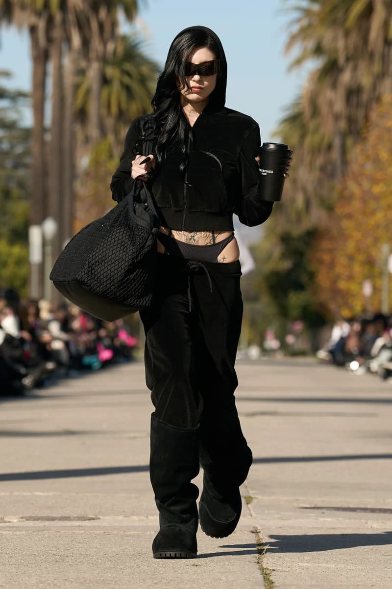 발렌시아가, 2024 프리폴 컬렉션 공개, balenciaga, pre fall, collection, bb, 에레원, 10xl 스니커, 발렌시아가 3xl 스니커, 발렌시아가 신발, 발렌시아가 스니커즈