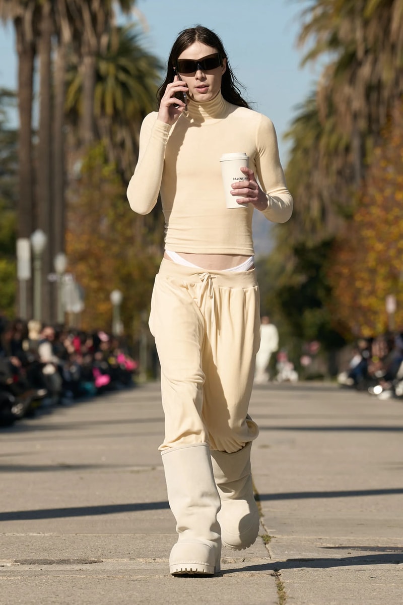 발렌시아가, 2024 프리폴 컬렉션 공개, balenciaga, pre fall, collection, bb, 에레원, 10xl 스니커, 발렌시아가 3xl 스니커, 발렌시아가 신발, 발렌시아가 스니커즈
