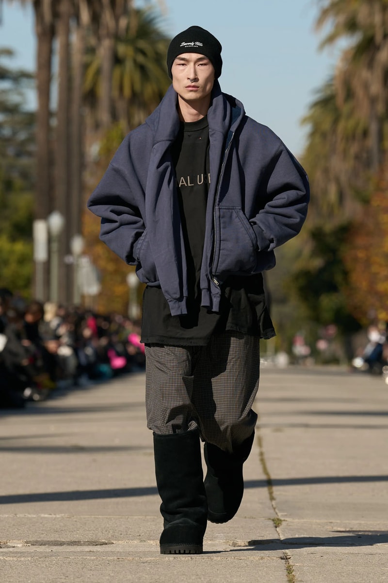 발렌시아가, 2024 프리폴 컬렉션 공개, balenciaga, pre fall, collection, bb, 에레원, 10xl 스니커, 발렌시아가 3xl 스니커, 발렌시아가 신발, 발렌시아가 스니커즈