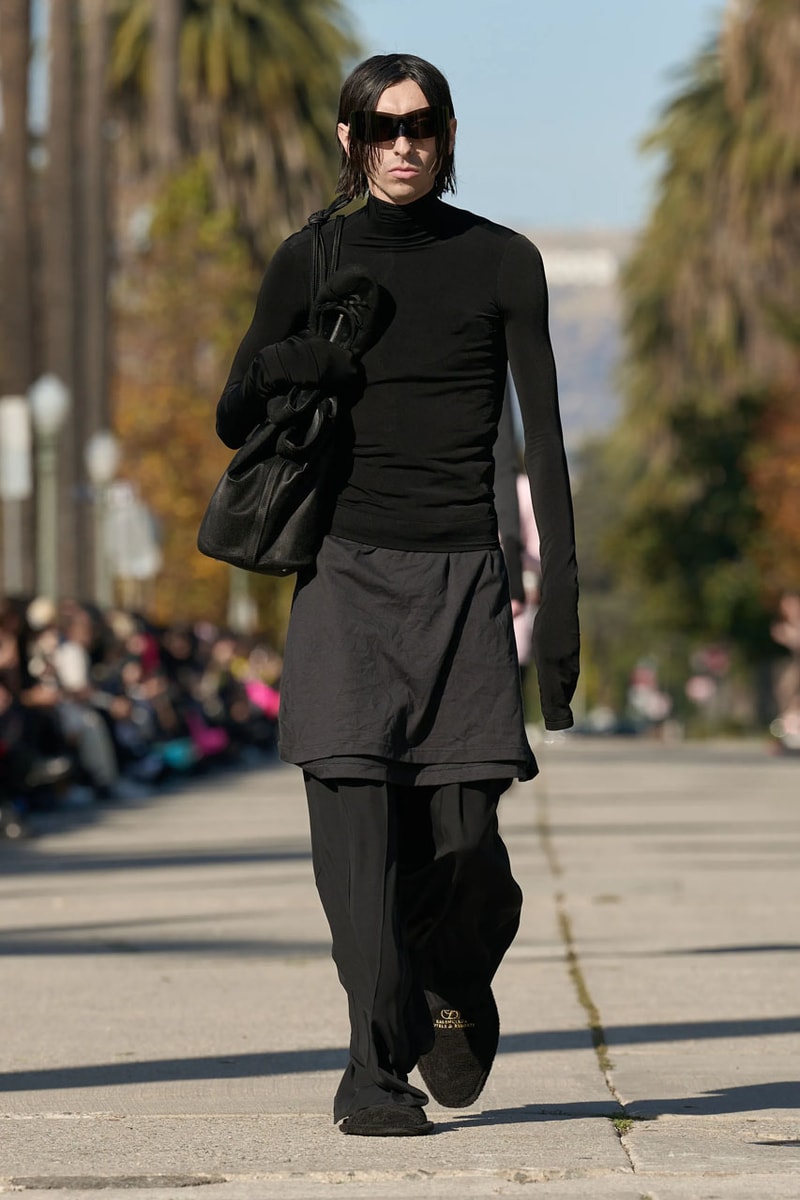 발렌시아가, 2024 프리폴 컬렉션 공개, balenciaga, pre fall, collection, bb, 에레원, 10xl 스니커, 발렌시아가 3xl 스니커, 발렌시아가 신발, 발렌시아가 스니커즈