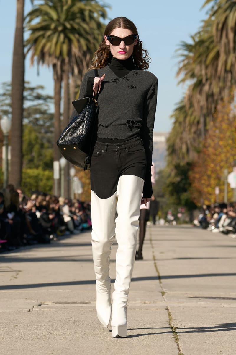 발렌시아가, 2024 프리폴 컬렉션 공개, balenciaga, pre fall, collection, bb, 에레원, 10xl 스니커, 발렌시아가 3xl 스니커, 발렌시아가 신발, 발렌시아가 스니커즈