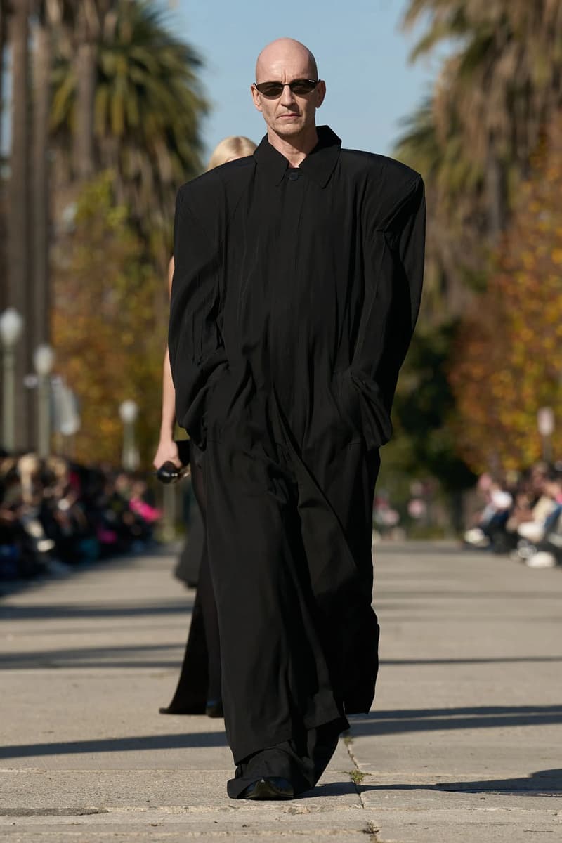 발렌시아가, 2024 프리폴 컬렉션 공개, balenciaga, pre fall, collection, bb, 에레원, 10xl 스니커, 발렌시아가 3xl 스니커, 발렌시아가 신발, 발렌시아가 스니커즈