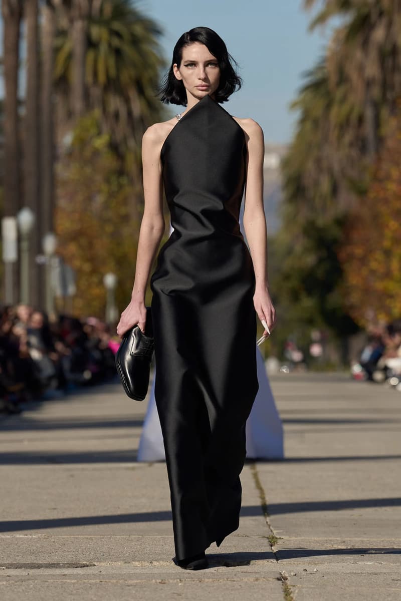 발렌시아가, 2024 프리폴 컬렉션 공개, balenciaga, pre fall, collection, bb, 에레원, 10xl 스니커, 발렌시아가 3xl 스니커, 발렌시아가 신발, 발렌시아가 스니커즈