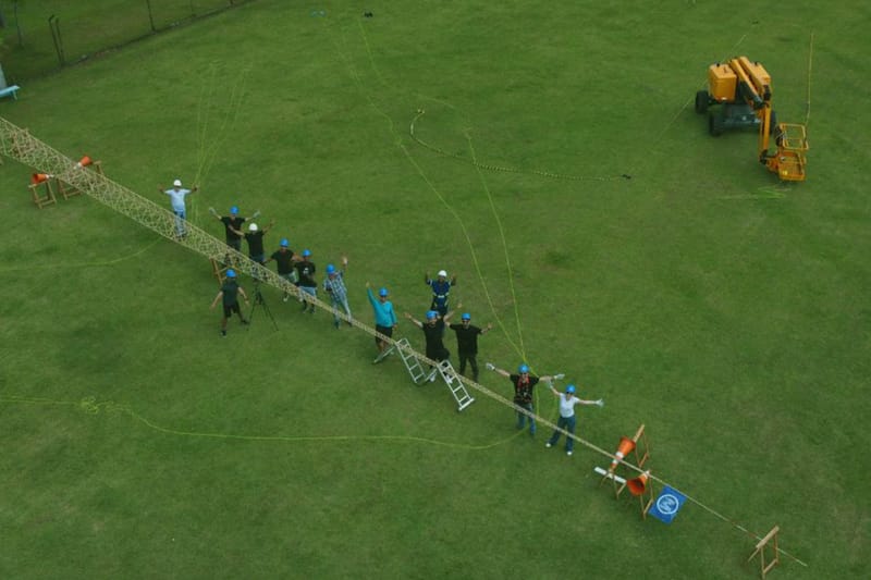 세계에서 가장 높은 아이스크림 막대 탑 신기록이 세워졌다