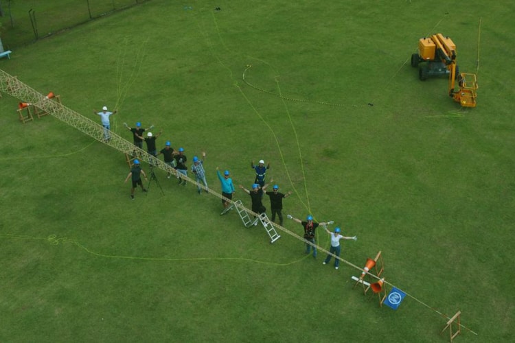 세계에서 가장 높은 아이스크림 막대 탑 신기록이 세워졌다