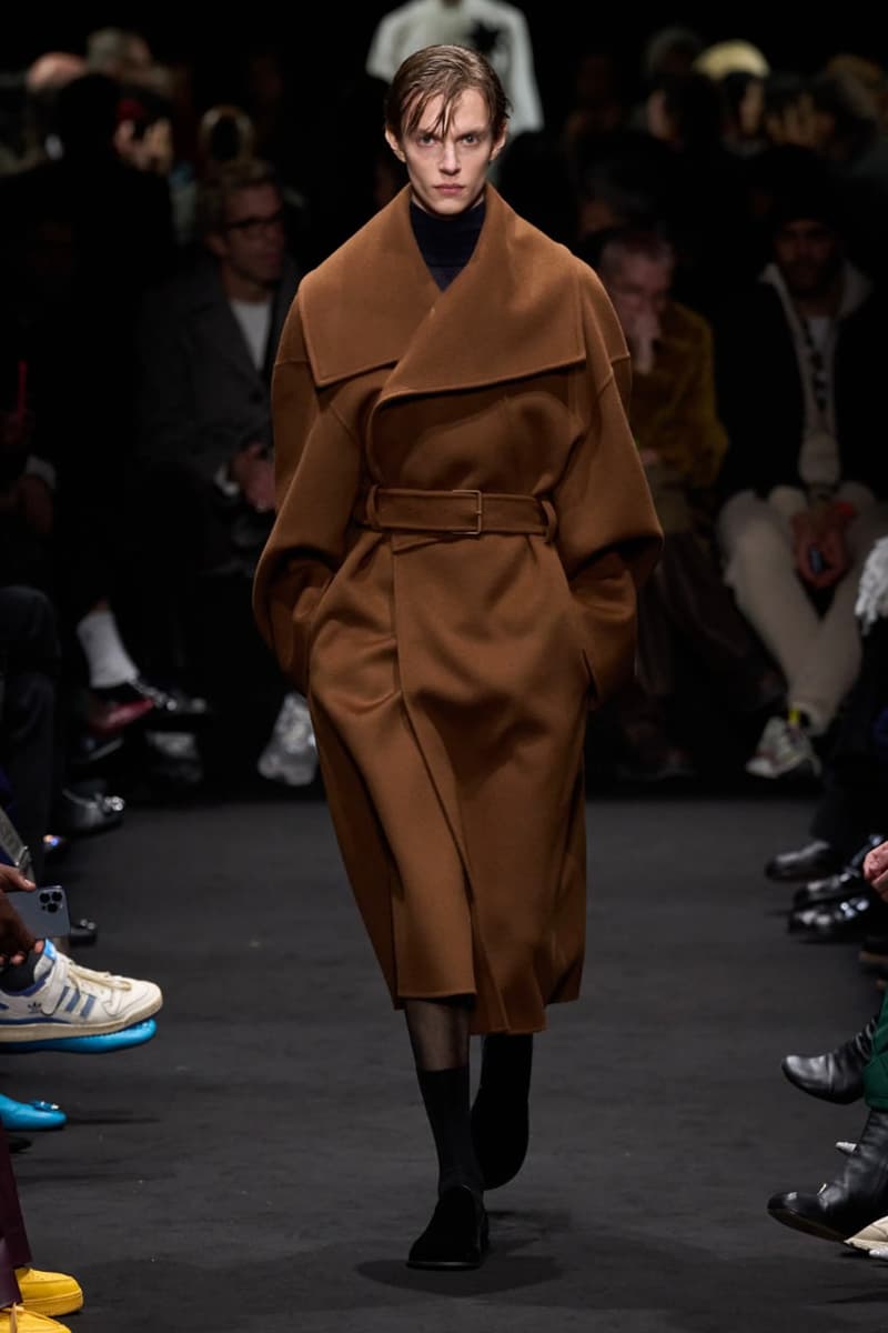 JW 앤더슨 2024 FW 컬렉션 ‘Eye Wide Shut’ 공개,