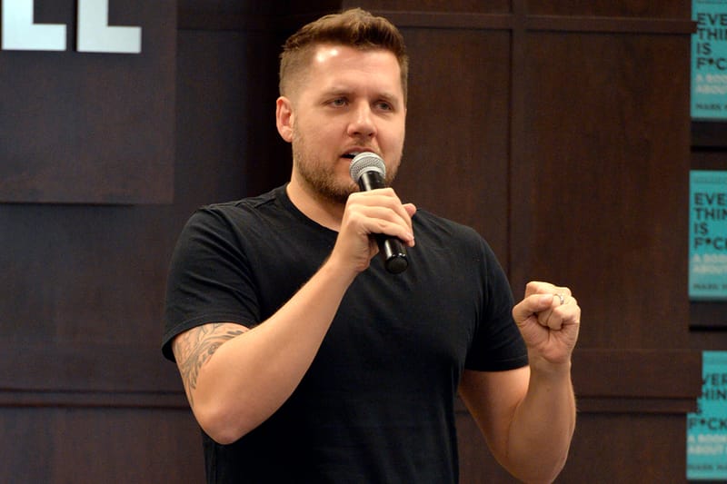 미국 베스트셀러 작가, “한국, 세계에서 가장 우울한 나라”