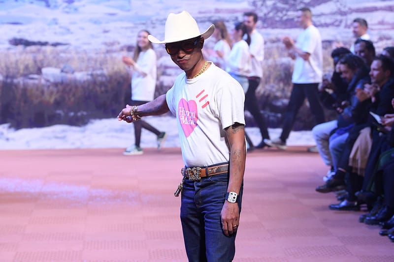 퍼렐 윌리엄스가 루이 비통 런웨이에서 착용한 시계는?